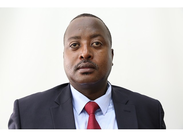 Bahati, Alex